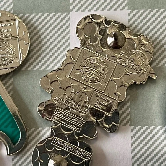 Disney Minnie Mouse Main Attractions Haunted Mansion Pin Set - Picture 7 of 8